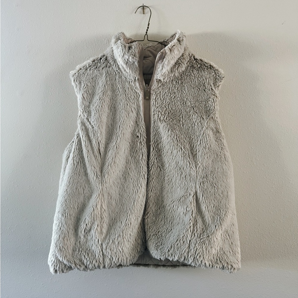 Reversible vest